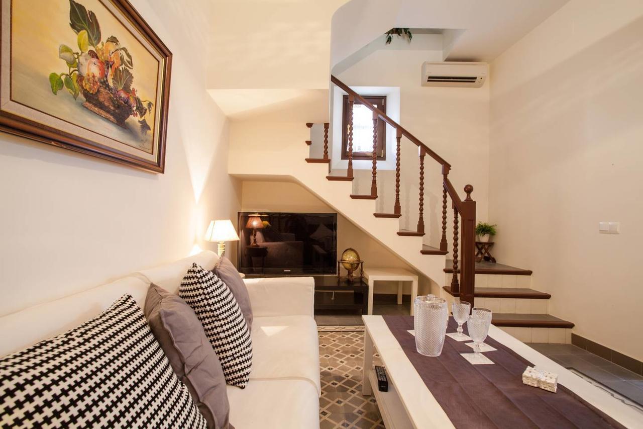 דירות סביליה Angeles House מראה חיצוני תמונה